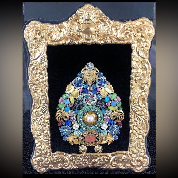 Framed Art Jewelry Christmas Tree - Picture 1 of 8